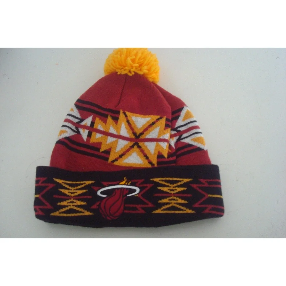 MIAMI HEAT POM    DEADSTOCK TOBOGGAN KNIT VINTAGE BEANIE SKULL HAT CAP K4‎